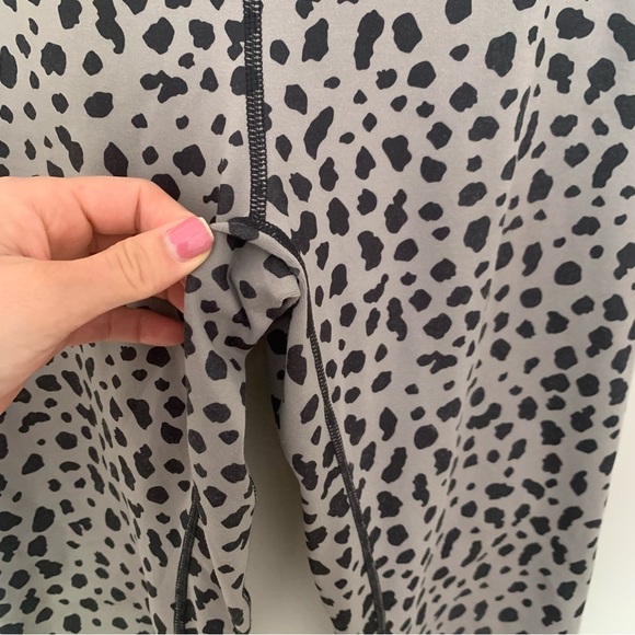 Balance Athletica/ Vitality Ascend Pant Kingdom Collection Snow Leopard Small - Picture 7 of 8